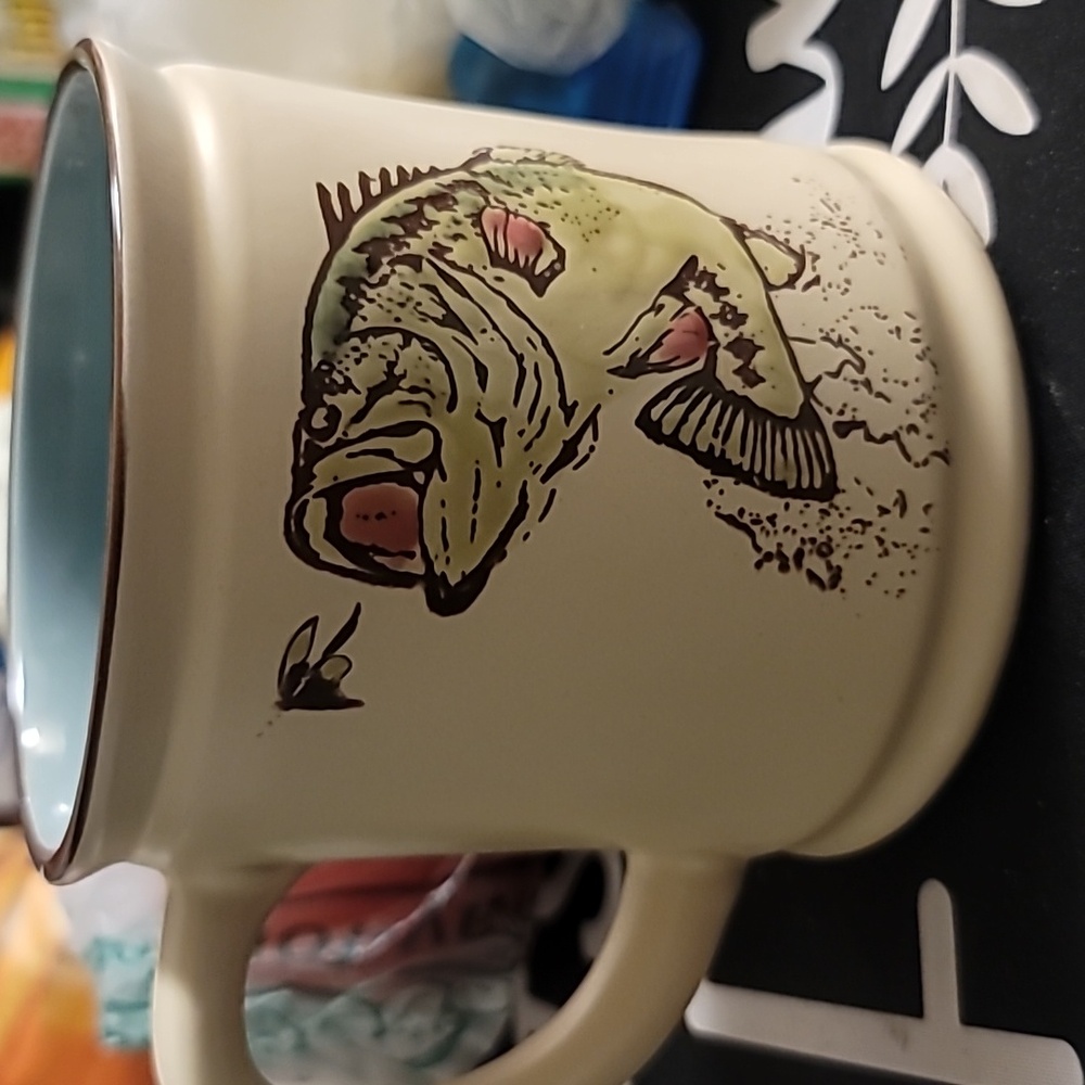 RARE New Spectrum Designz 2017 Lrg Mouth Bass Fly Fishing Lodge Coffee Mug - Picture 6 of 8